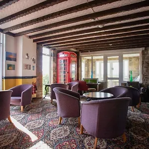 Oyo Knowesgate Inn, Northumberland National Park Hotel